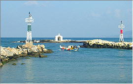 Georgioupolis: Fishing-boat leaving the port